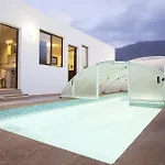 Ferienhaus House