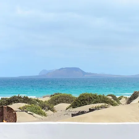 Semesterbostad House Famara